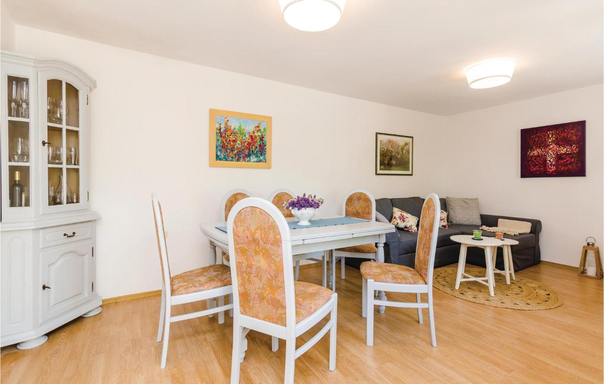 Beautiful Home In Oslje With Kitchen 外观 照片