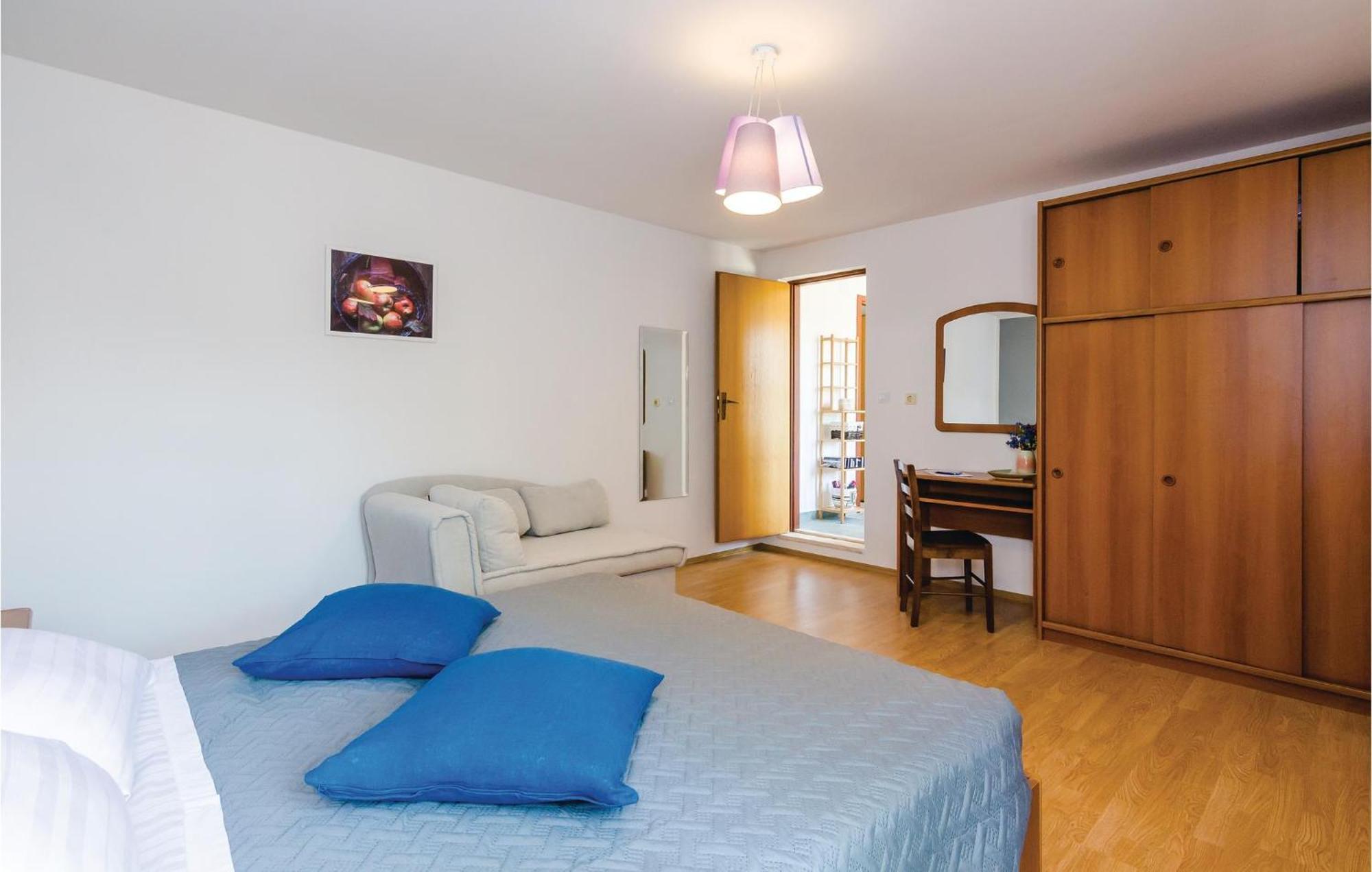 Beautiful Home In Oslje With Kitchen 外观 照片